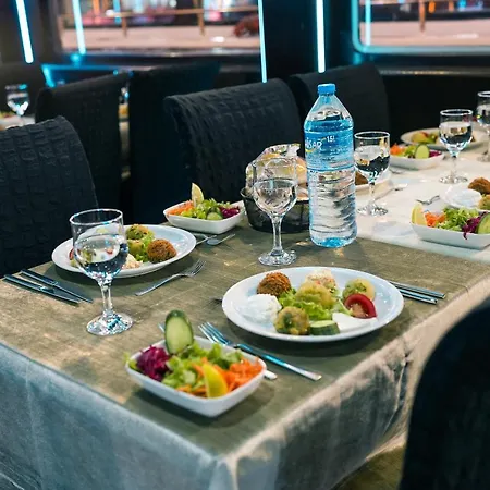 Nox Bosphorus Hotel na wodzie