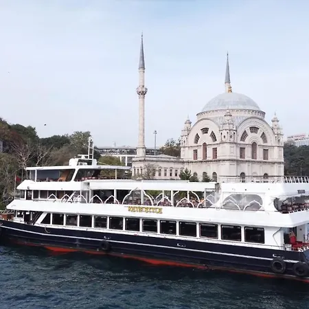Nox Bosphorus Hotel na wodzie *
