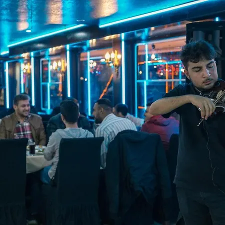 Nox Bosphorus 보트호텔 *
